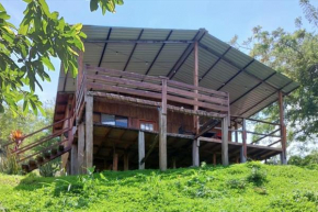 Linda cabaña con piscina